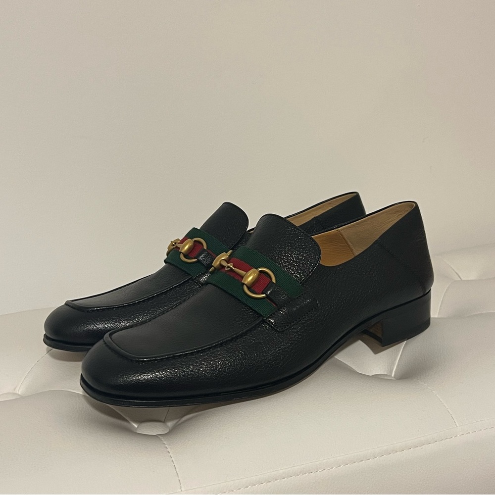 Gucci Mens Leather Horsebit Loafer with Web.